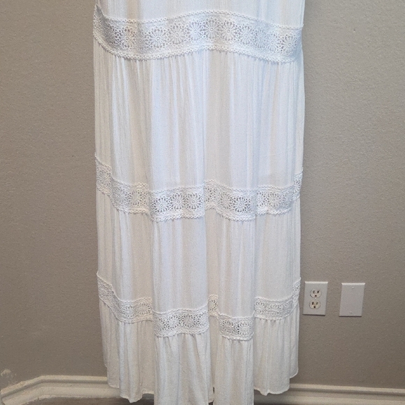 Arizona Jean Company Elegant White Lace Maxi Dress - Picture 3 of 7